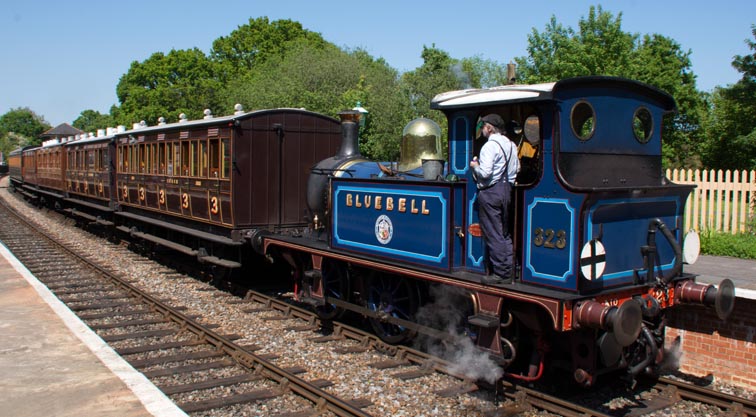 0-6-0T 323 'Bluebell' at Kingcote station 