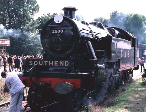 2500 at Bressingham Museum with its Southend headboard.