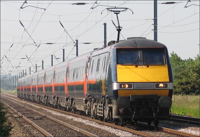 GNER down train at Conington in 2006  