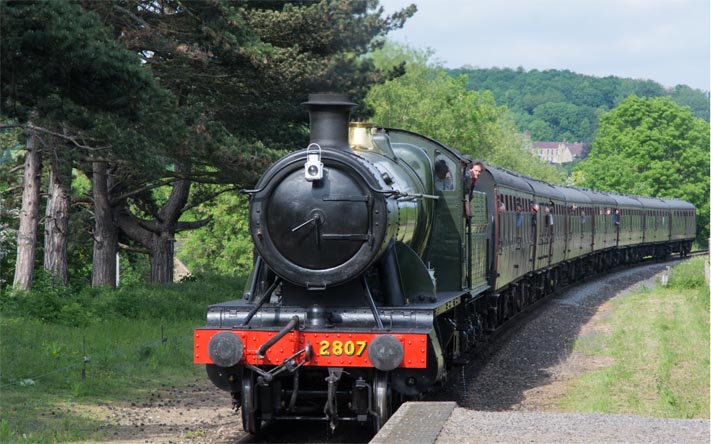 GWR 2807 at Gotherington station 