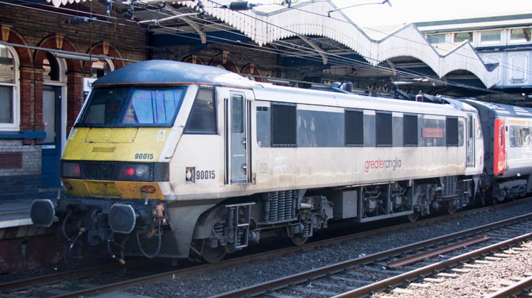 Greater Anglia class 90015 in Ipswich station 