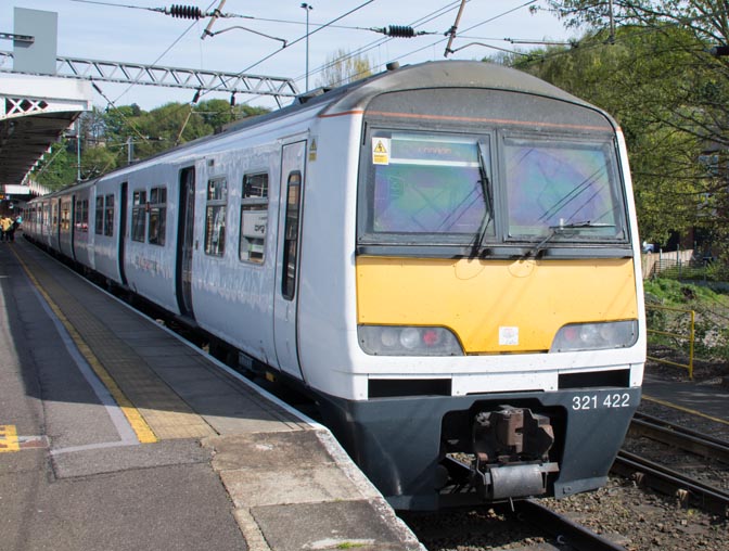 Greater Anglia class 321 422 in Ipswich station 