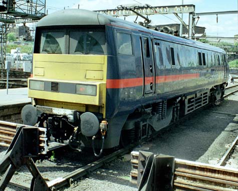 A spare GNER class 91 in 2004 at Kings Cross