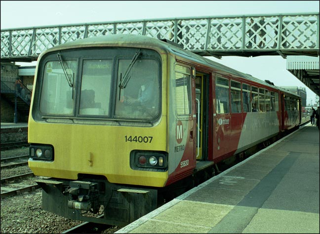 Class 144007 in  Lincoln station in 2007.