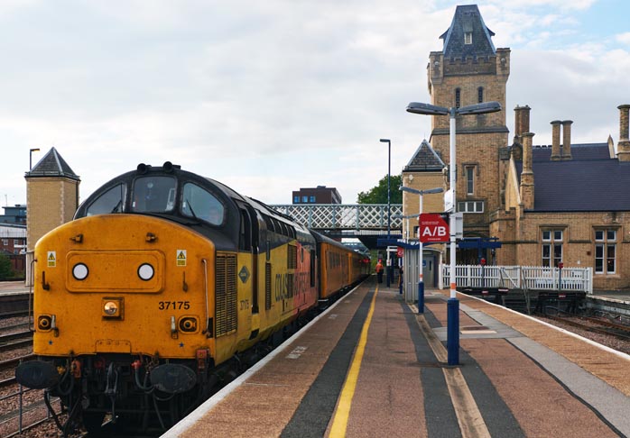 Colas Rail class 37175 on a Network Rail test train in Lincoln station on the 23rd September 2021
