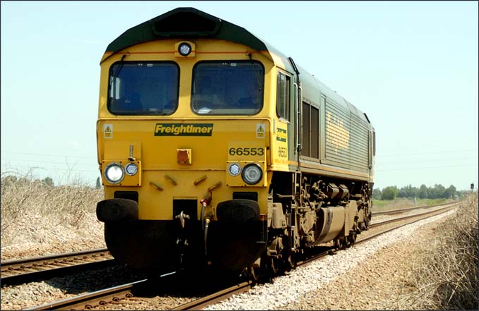 Freightliner class 66553 between Turves and March light engine 2009