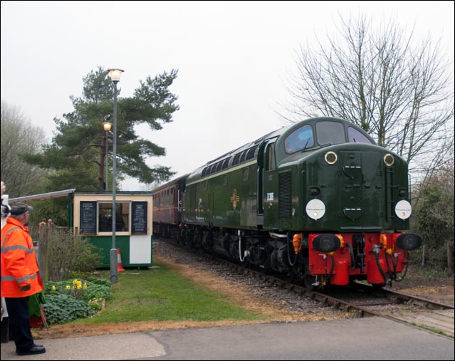 D306 at Wymondon Abbey station on Friday 4th of April 2014