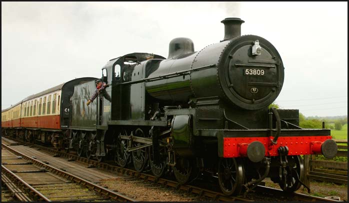  53809 comes into Wansford station in 2008