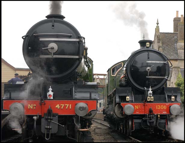 4771 and 1306 in Wansford station 