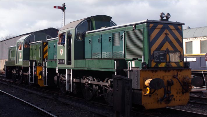 D9520 and D5916 at Wansford on the Ist of March 2008