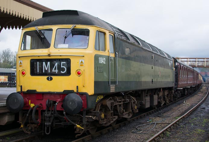 Class 47192 in two tone green with the number  (D)1842 