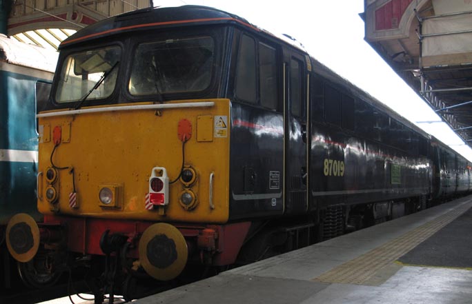 Class 87019 was at the rear of the train in Norwich station