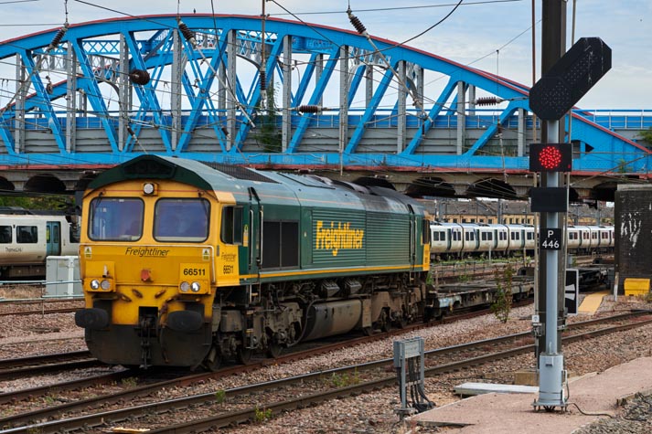 Peterborough station Freightliner class 66511 on 16th of June 2022