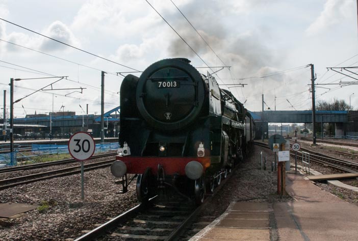 BR standard class  4-6-2 number 70013 Oliver Cromwell 