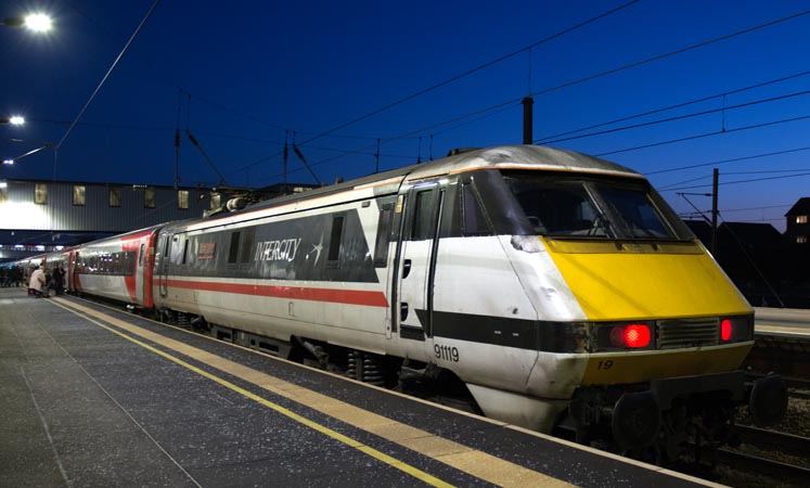 LNER class 91119 in Intercity colours in platform 3 