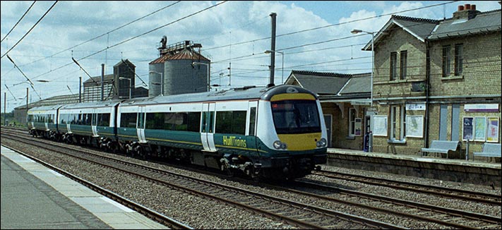 Hull Trains class 170 on the down fast at Sandy station in 2004