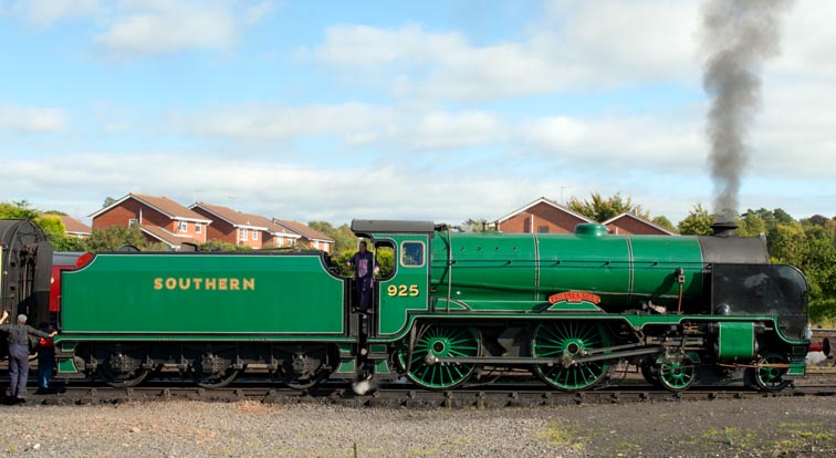 Southern Railway Schools Class 4-4-0 no.925 Cheltenham   