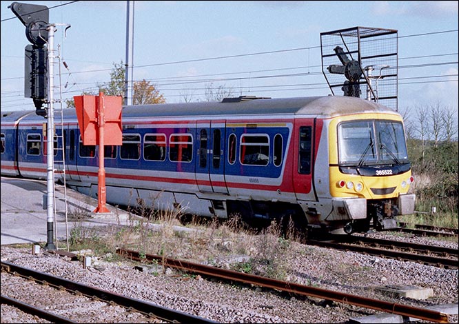 West Anglia Great Northern (WAGN) class 365522 at St Neots in 2002