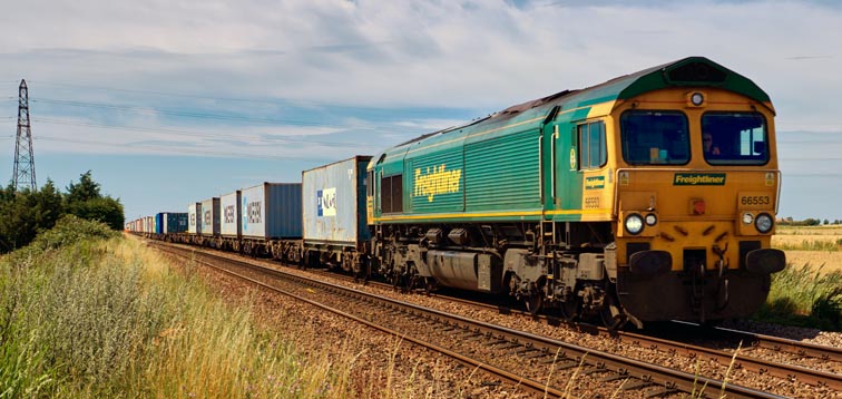 Freightliner class 66553 between Turves and March 