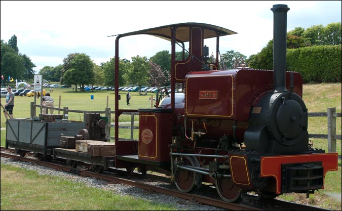 0-4-0 ST Jennie on a short Freight