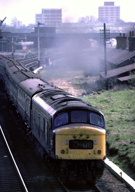 A class 45 leaves Bedford station 
