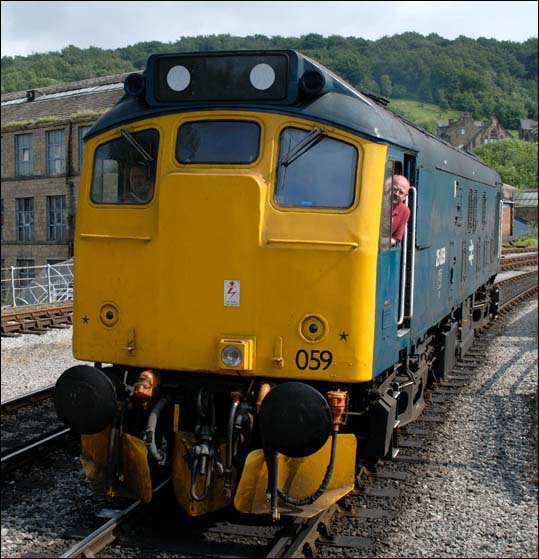 Class 25059 at the Keighley 