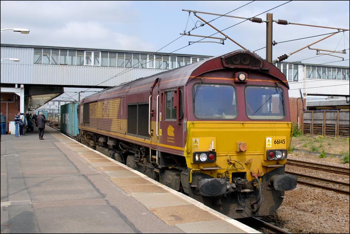 Class 66145 in platform 4 on the 28th April 2011