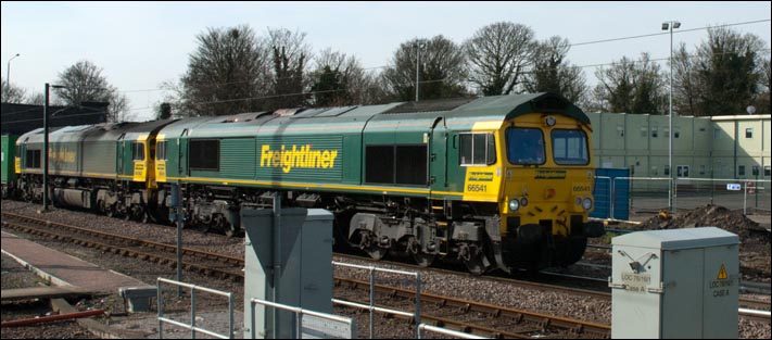 Frieghtliner class 66541 and 66563 come into the goods loops at Peterborough 