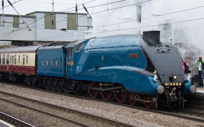A4 4-6-2 4464 Bitten in LNER blue