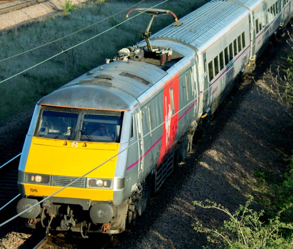 Virgin class 91106 on the down slow 