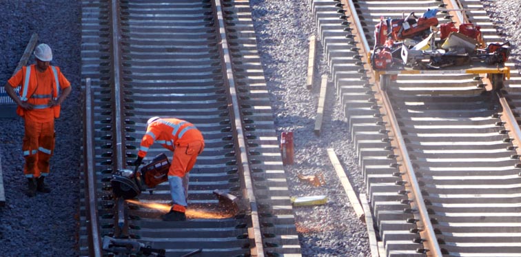 Cutting the rails to length 