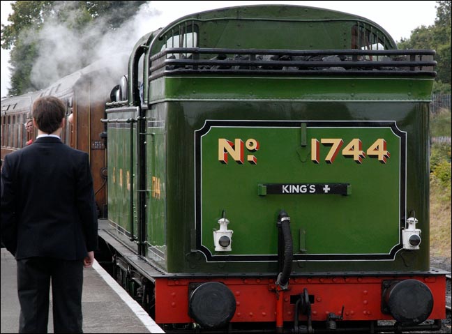GNR N2 comes into Kidderminster railway station in 2009 
