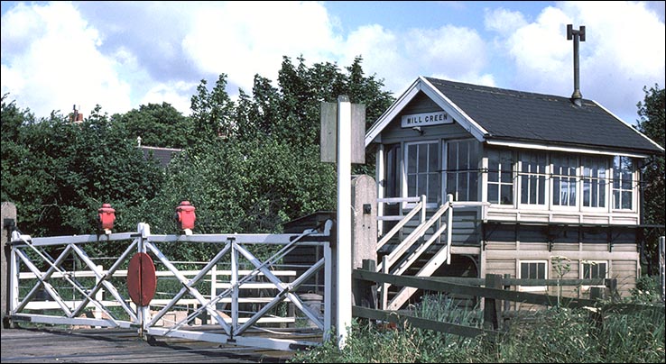 Mill Green signal box and its level crossing gates