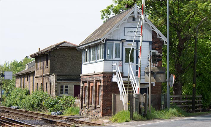 Littleworth signal box on the 5th of May 2014 