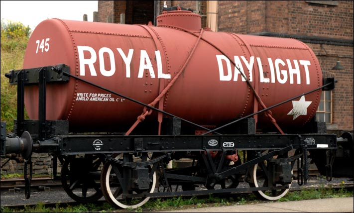 Royal Daylight oil tank wagon 