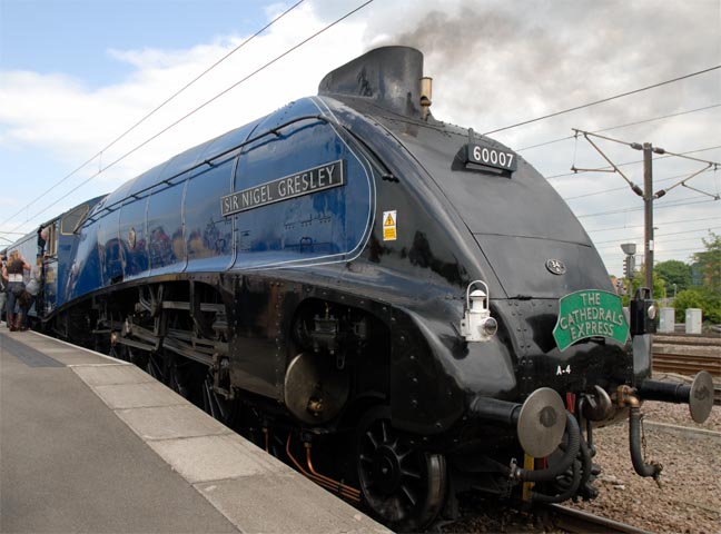 A4 Sir Nigel Gresley on the Cathedrals Express in York station